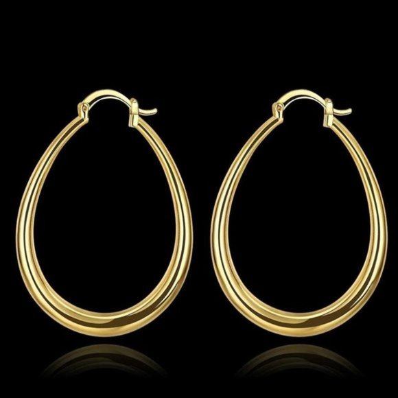 **18K Yellow Gold 1.5'' Oval Hoop Earrings - Picture 10 of 11